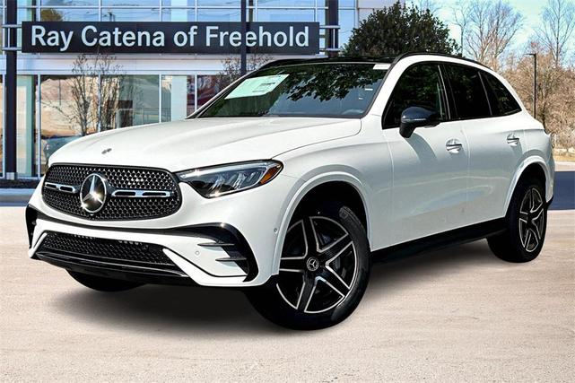 Photo of 2025 Polar White Mercedes-Benz GLC 300