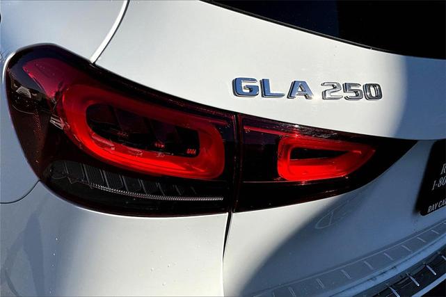 Photo of 2021 Polar White Mercedes-Benz GLA 250