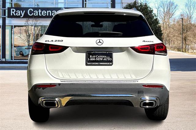 Photo of 2021 Polar White Mercedes-Benz GLA 250