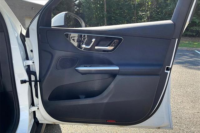 Photo of 2025 Polar White Mercedes-Benz GLC 300