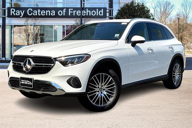 Photo of 2025 Polar White Mercedes-Benz GLC 300