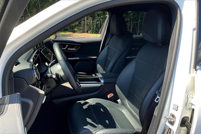 Photo of 2025 Polar White Mercedes-Benz GLC 300