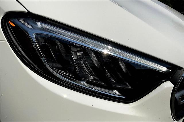 Photo of 2025 Polar White Mercedes-Benz GLC 300