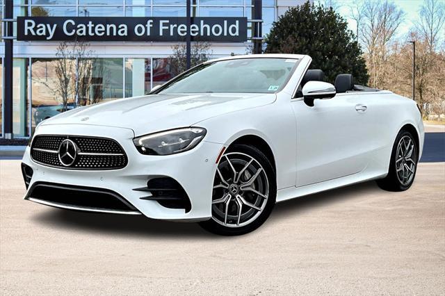 Photo of 2023 MANUFAKTUR Moonlight White Metallic Mercedes-Benz E-Class