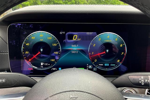 Photo of 2023 MANUFAKTUR Moonlight White Metallic Mercedes-Benz E-Class