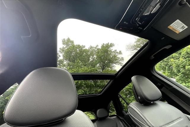 Photo of 2025 Grey Mercedes-Benz GLC 300