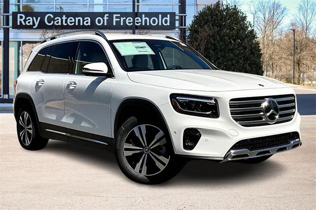 Photo of 2025 Polar White Mercedes-Benz GLB 250