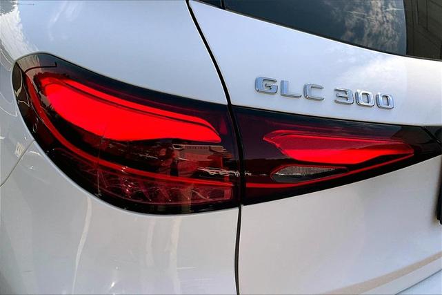 Photo of 2025 White Mercedes-Benz GLC 300
