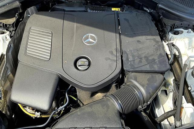 Photo of 2025 White Mercedes-Benz GLC 300