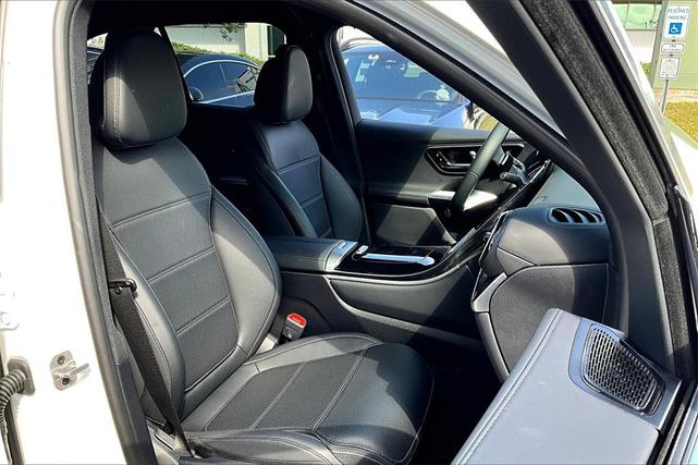 Photo of 2025 White Mercedes-Benz GLC 300