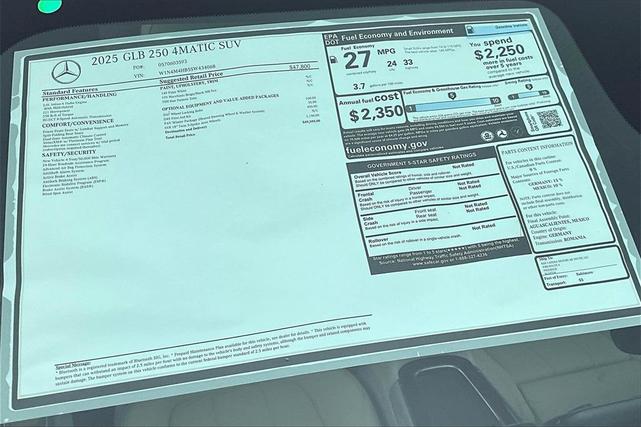 Photo of 2025 Polar White Mercedes-Benz GLB 250