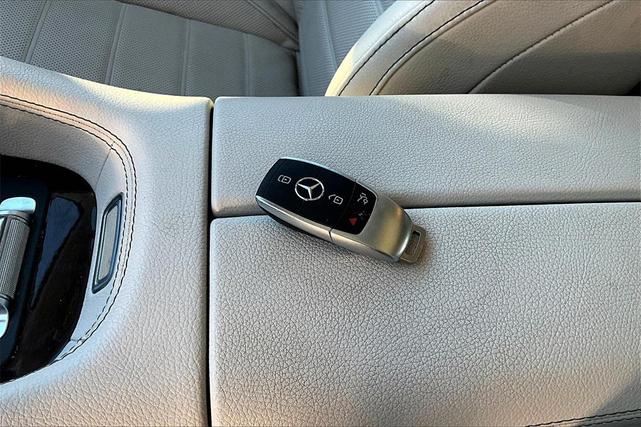 Photo of 2021 Diamond White Metallic Mercedes-Benz GLS 450