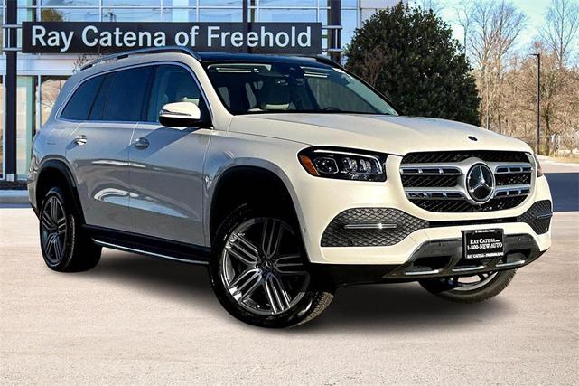 Photo of 2021 Diamond White Metallic Mercedes-Benz GLS 450