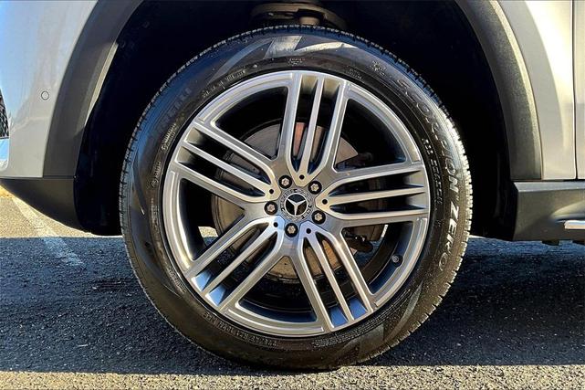 Photo of 2021 Diamond White Metallic Mercedes-Benz GLS 450