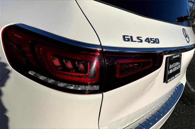 Photo of 2021 Diamond White Metallic Mercedes-Benz GLS 450