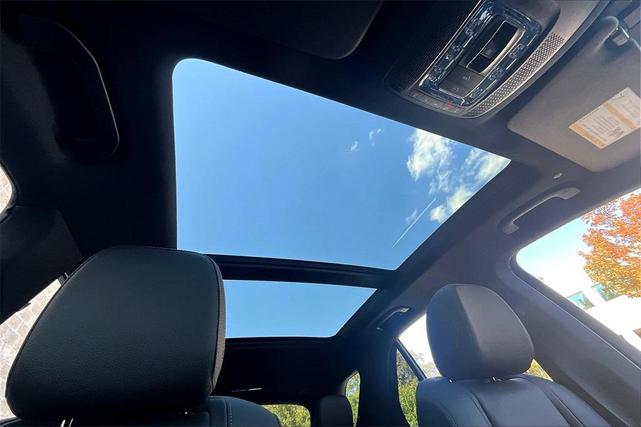 Photo of 2022 White Mercedes-Benz GLE 350