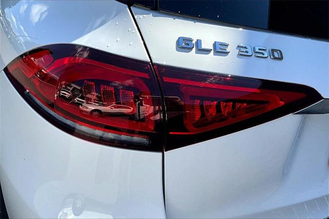 Photo of 2022 White Mercedes-Benz GLE 350