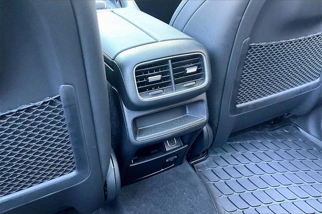 Photo of 2022 White Mercedes-Benz GLE 350