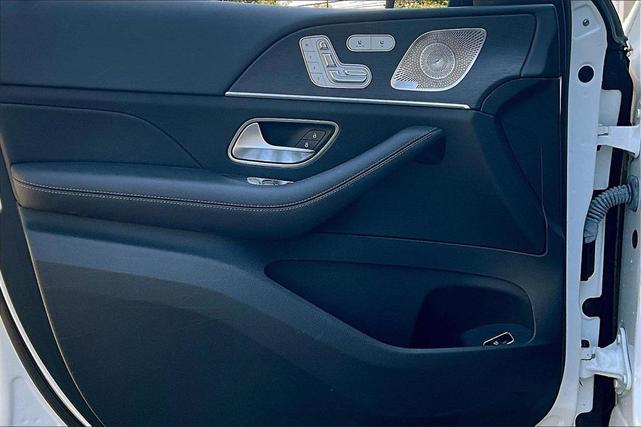 Photo of 2022 White Mercedes-Benz GLE 350
