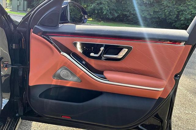 Photo of 2023 Obsidian Black Metallic Mercedes-Benz S-Class