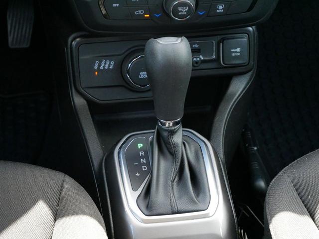 Photo of 2022 Slate Blue Pearlcoat Jeep Renegade