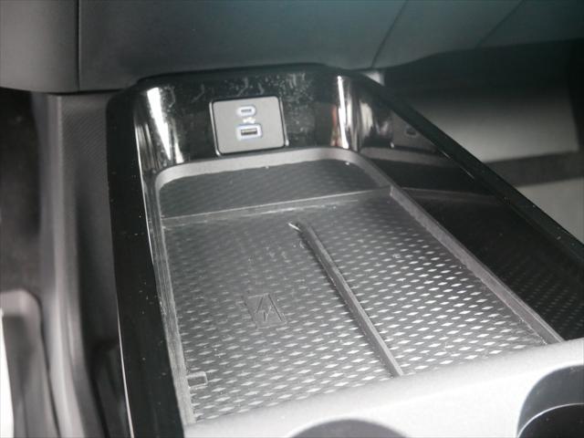 Photo of 2022 White Ford Mustang Mach-E