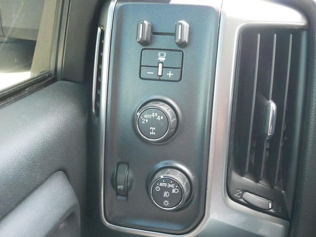 Photo of 2017 White Chevrolet Silverado 1500