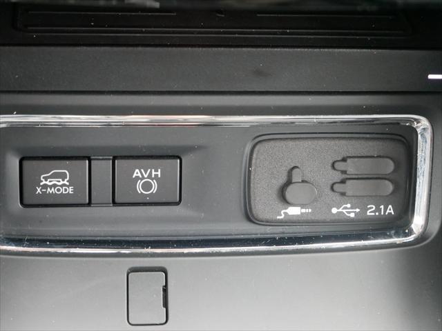Photo of 2022 Crystal White Pearl Subaru Ascent