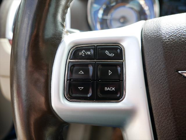 Photo of 2011 Sapphire Crystal Met Clearcoat Chrysler 300C