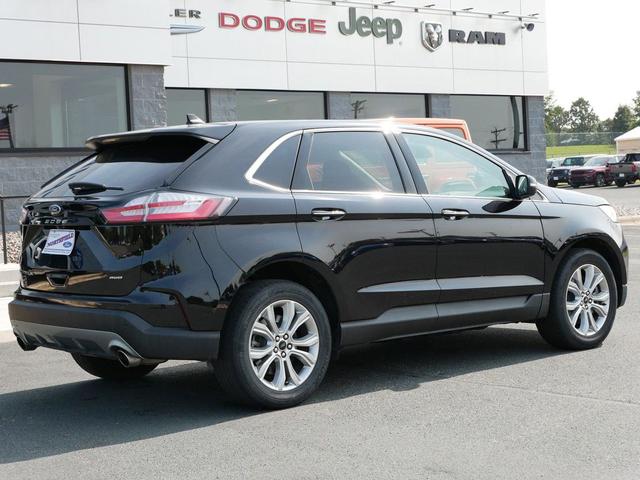 Photo of 2024 Agate Black Metallic Ford Edge