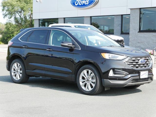 Photo of 2024 Agate Black Metallic Ford Edge