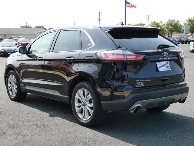 Photo of 2024 Agate Black Metallic Ford Edge