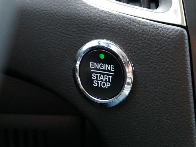 Photo of 2024 Agate Black Metallic Ford Edge