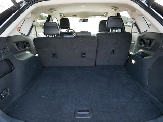 Photo of 2024 Agate Black Metallic Ford Edge