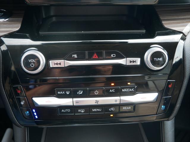 Photo of 2022 Agate Black Metallic Ford Explorer