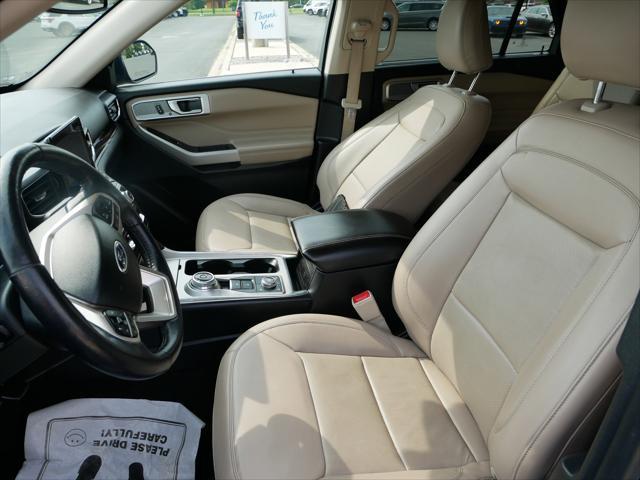 Photo of 2022 Agate Black Metallic Ford Explorer