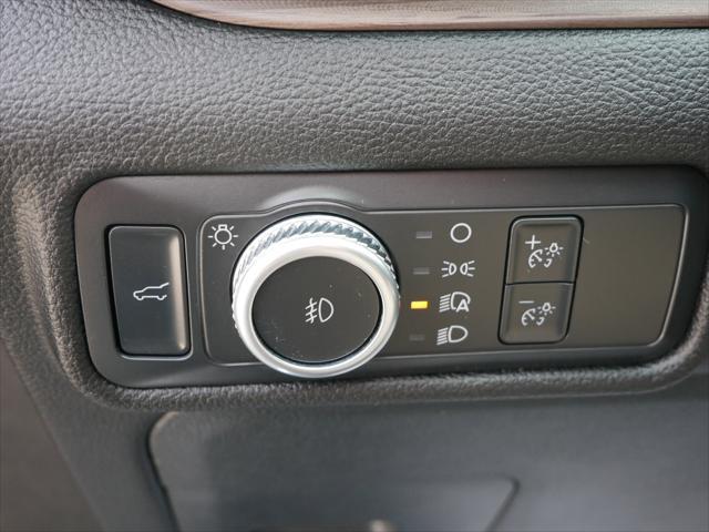 Photo of 2022 Agate Black Metallic Ford Explorer