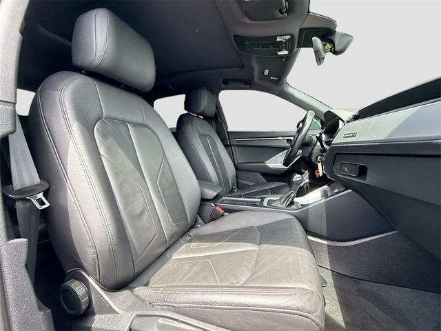 Photo of 2020 White Audi Q3