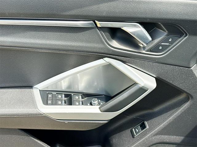 Photo of 2020 White Audi Q3