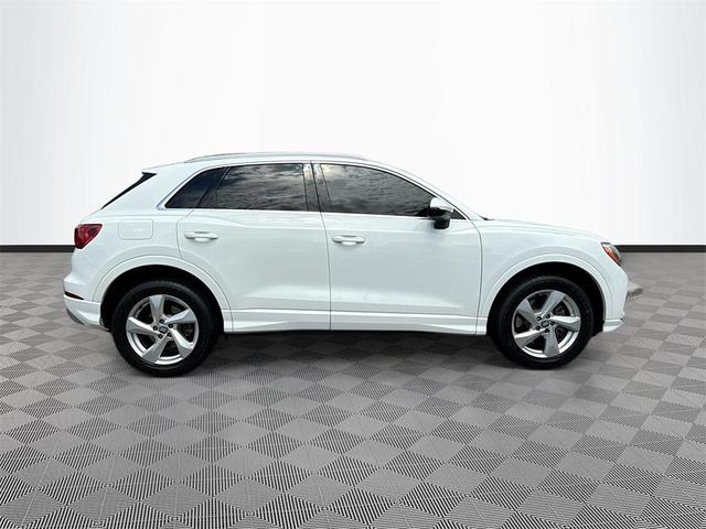 Photo of 2020 White Audi Q3