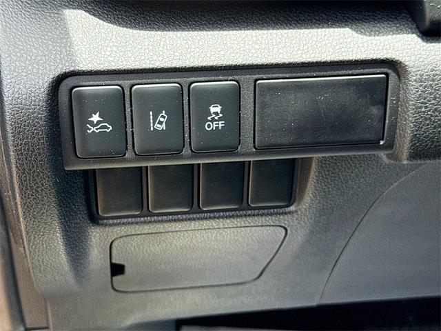Photo of 2025 Labrador Black Pearl Mitsubishi Eclipse Cross