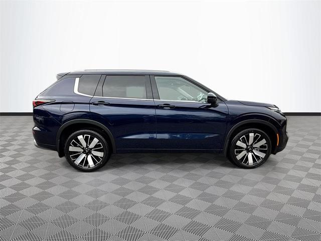 Photo of 2025 Cosmic Blue Metallic Mitsubishi Outlander
