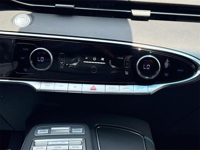 Photo of 2025 Mauna Red Genesis GV70