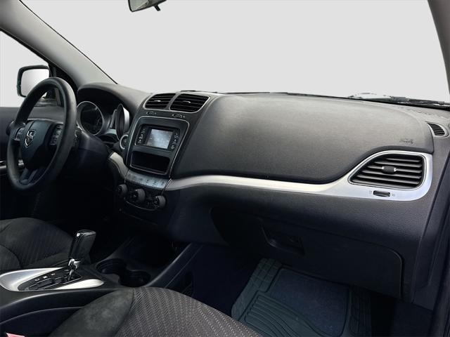 Photo of 2011 Blackberry Pearlcoat Dodge Journey