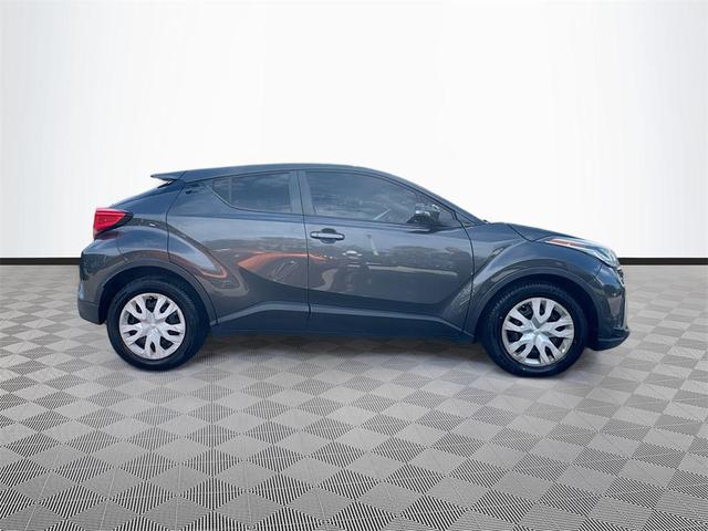 Photo of 2020 Magnetic Gray Toyota C-HR