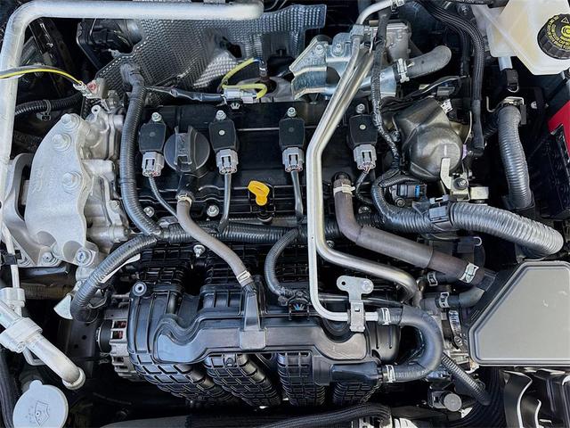 Photo of 2024 Labrador Black Pearl Mitsubishi Outlander