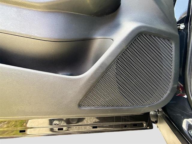 Photo of 2024 Labrador Black Pearl Mitsubishi Outlander