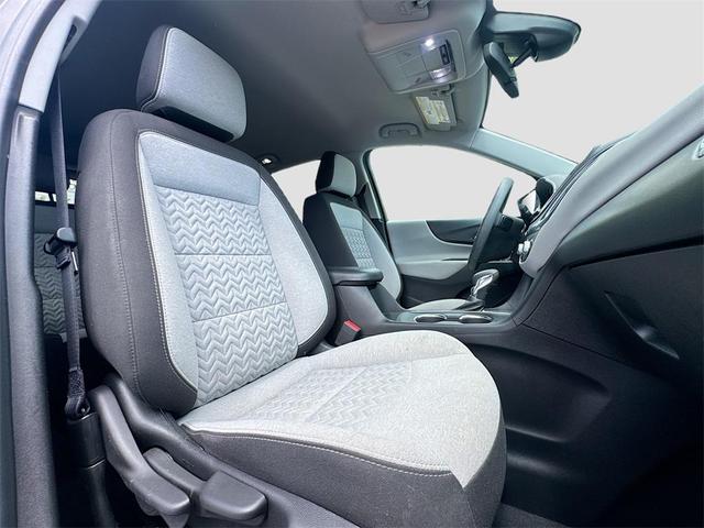 Photo of 2022 Mosaic Black Metallic Chevrolet Equinox
