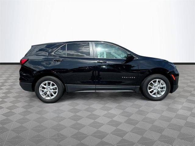 Photo of 2022 Mosaic Black Metallic Chevrolet Equinox