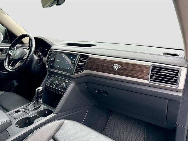 Photo of 2021 Deep Black Volkswagen Atlas